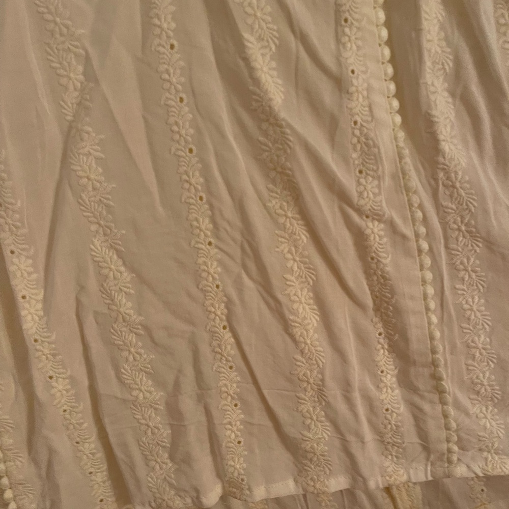 Detailed Top - Picture 2 of 5
